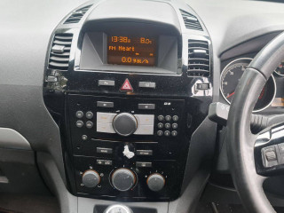 Opel Zafira B [рестайлинг] 2010г. 1.9 л., Z 19 DT - фото №12