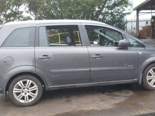 Opel Zafira B [рестайлинг] 2010г. 1.7 л., A 17 DTJ - фото №8