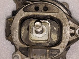 Подушка крепления двигателя левая, ориг. номер 6859413, 22116859413, BMW 1 F20/F21 2-й рест