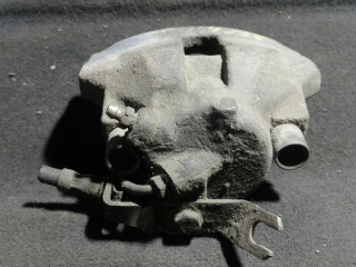 Суппорт передний левый, Audi A6 1994-1997