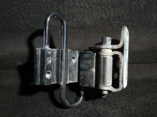 Петля двери задней левой, ориг. номер 8E0833411, Audi A4 2000-2006