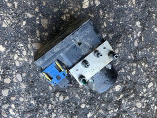 Блок ABS, ориг. номер 8200426953B, Renault Laguna 2005-2007