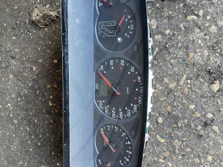 Щиток приборов (приборная панель) Citroen C5 2000-2004
