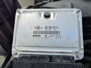 Блок управления двигателем Volkswagen Passat 2000-2005