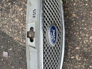Решетка радиатора Ford Mondeo 2000-2003