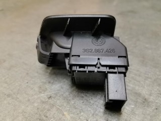 Кнопка открытия багажника, Volkswagen Passat 2011-2015