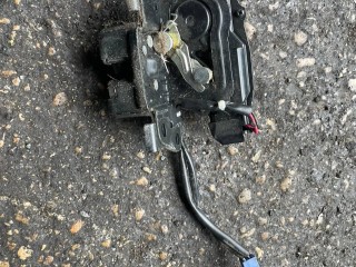 Замок багажника, Toyota Prius 2005-2011