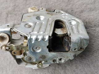 Замок двери передней правой, Mercedes E W124