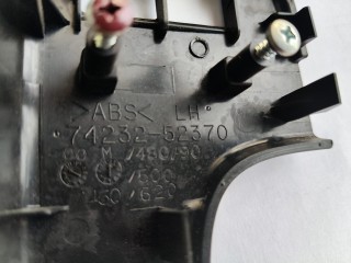 Накладка блока управления стеклоподъемниками передняя левая, ориг. номер 74232-52370, Toyota Auris 2 2012-2015