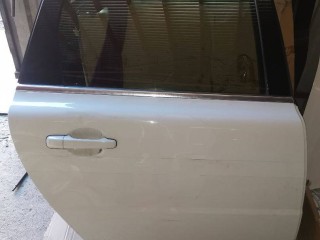 ограничитель открывания двери задней правой Volvo V70