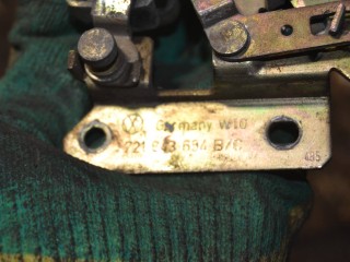 замок двери сдвижной правой, ориг. номер 721843654B, Volkswagen Transporter T4 1990-2003