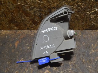 указатель поворота правый, Nissan X-Trail T30 2000-2004
