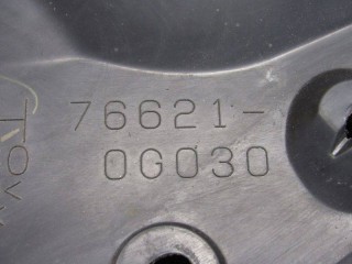 брызговик передний правый, ориг. номер 7662160180, Toyota Land Cruiser Prado J150 2017-2023