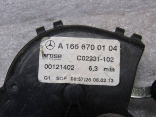 электропривод форточки задней правая, ориг. номер 1666700104, Mercedes-Benz GL X166 2012-2016