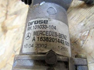 электропривод форточки задней правая, ориг. номер A1638201442, Mercedes-Benz M W163 1997-2001
