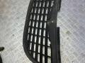 Заглушка (решетка) в бампер передний Chrysler Voyager 4 2004г. - фото №2