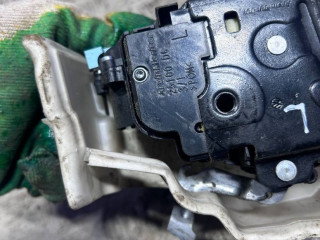 Замок двери передней левой, Volkswagen Golf 5 2003-2009