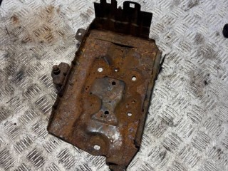 Полка аккумулятора Nissan Primera 12 2001-2008