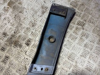 Ус под фонарь правый, Ford Mondeo 2 1996-2000