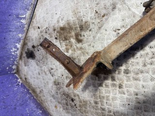 Прицепное устройство (фаркоп), Mazda Premacy 1 1999-2001