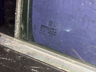Стекло двери передней правой, Peugeot 607 2004-2010