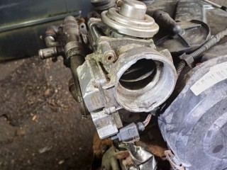 Заслонка дроссельная Volkswagen Passat B5 2000-2005