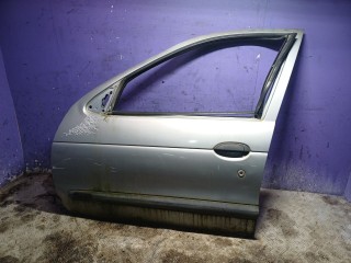 Дверь передняя левая Renault Megane 1 1995-1999