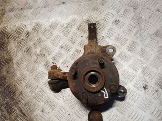 Кулак поворотный правый Toyota Yaris VERSO 1999-2003