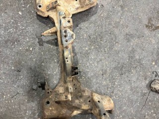 Балка подвески передняя (подрамник) Mazda 626 GF 1999-2002