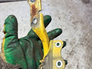 Петля капота правая, Chevrolet Aveo T250 2006-2012