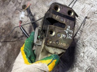 Замок двери передней правой, Mazda 626 GF 1999-2002