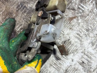 Замок двери задней правой, Mazda 626 GF 1999-2002