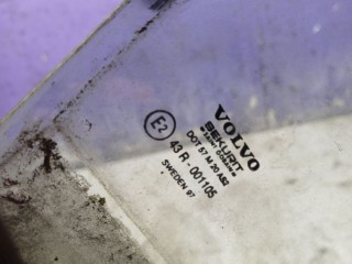 Стекло двери задней правой, Volvo S70 1996-2000