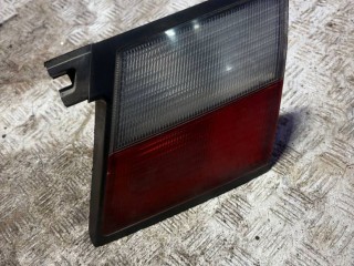 Фонарь крышки багажника правый Nissan Primera 11 1996-2000