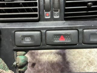 Кнопка аварийной сигнализации Nissan Primera 11 1996-2000