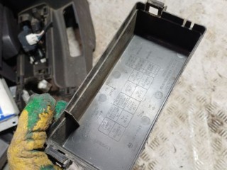 Крышка блока предохранителей, Nissan Navara D40 2005-2010