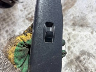 Кнопка стеклоподъемника переднего правого Mazda 626 GF 1997-1999