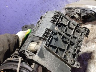 Полка аккумулятора, Renault Megane 2 2002-2006