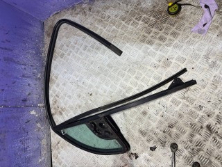 Стекло двери передней левой Citroen C3 1 2002-2006