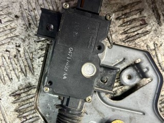 Замок двери задней левой, Chrysler Voyager 3 1995-2001
