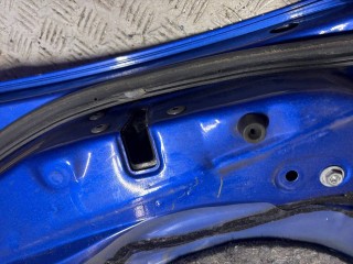 Замок двери передней левой Toyota Corolla VERSO 1 2001-2004