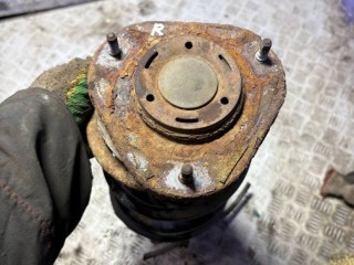 Стойка передняя правая, Toyota Corolla VERSO 1 2001-2004