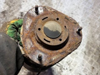 Стойка передняя левая, Toyota Corolla VERSO 1 2001-2004