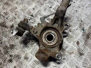 Кулак поворотный левый, Toyota Corolla VERSO 1 2001-2004