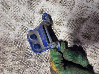 Петля двери задней правой, Toyota Corolla VERSO 1 2001-2004