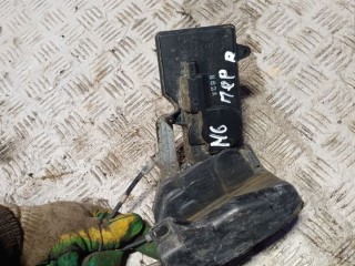 Замок двери передней правой Mazda 6 1 2002-2005