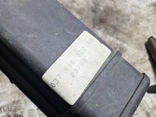 Блок управления двигателем, ориг. номер 037906022AM, Volkswagen Passat B3 1988-1997
