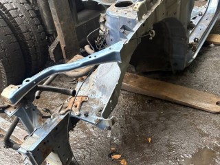 Стакан лонжерона левый, Toyota Prius 2 2005-2011
