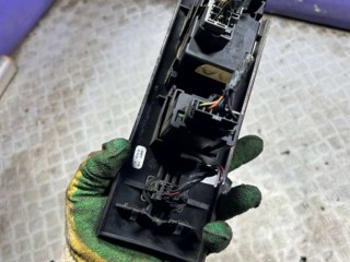 Кнопка регулировки педали, Lincoln Navigator 2 2002-2006
