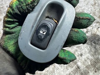 Кнопка стеклоподъемника переднего правого, Renault Scenic 1 1996-1999